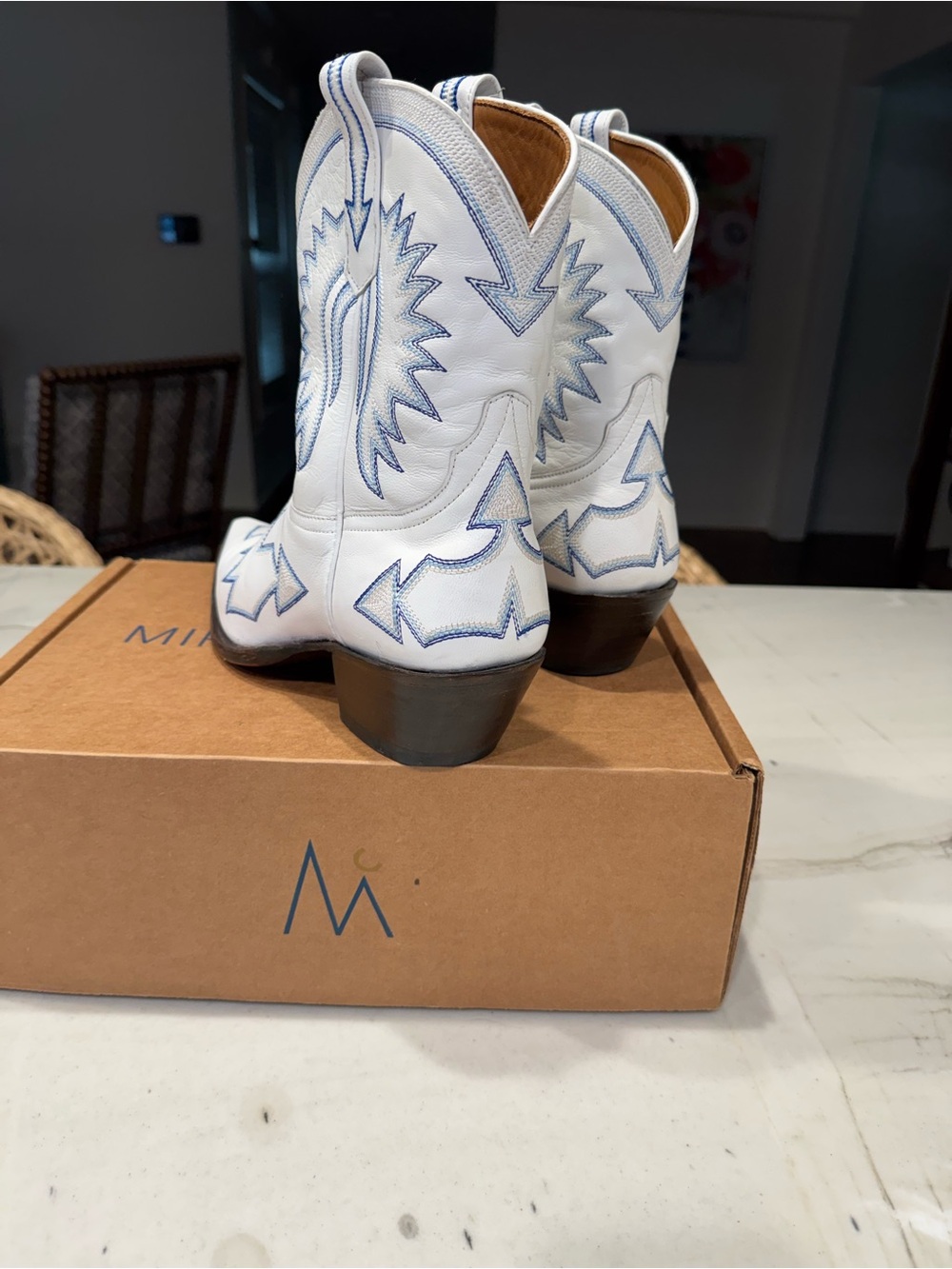 MIRÒN Maggie White Women's Western Ankle Boots - Picture 3 of 9